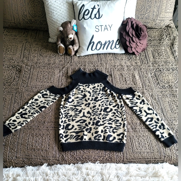 Main Strip Sweaters - Main Strip Black and Leopard Knit Cold Shoulder Sweater - Size Small